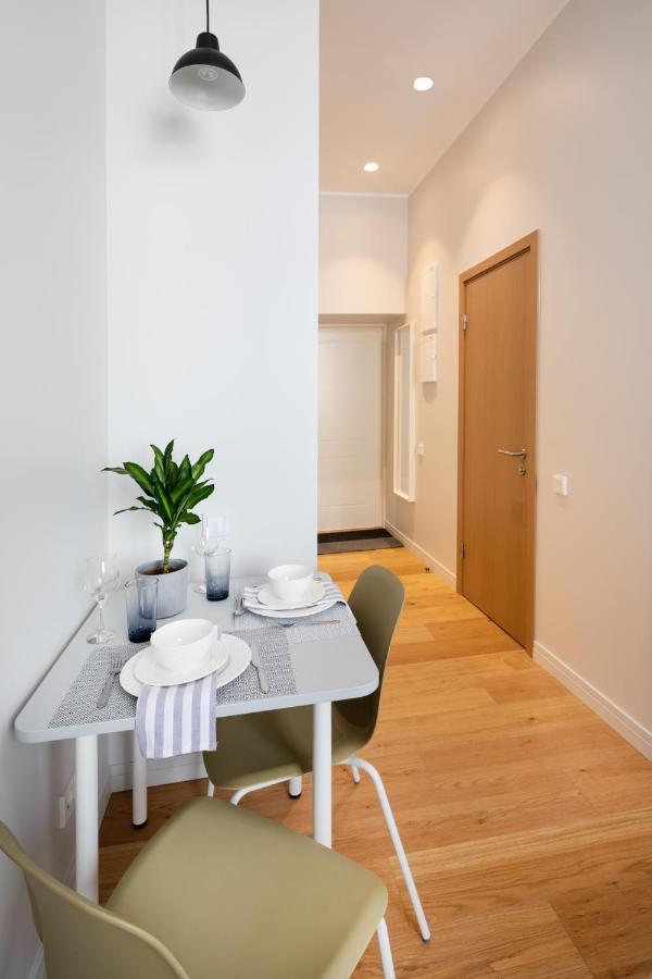 Modern Design Studio Apartment In Riga Center Exterior photo