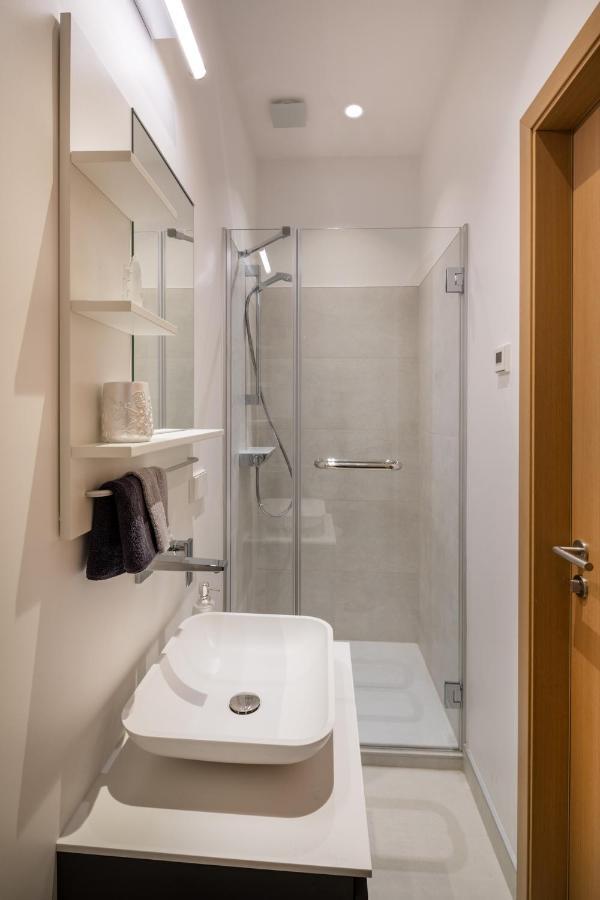 Modern Design Studio Apartment In Riga Center Exterior photo